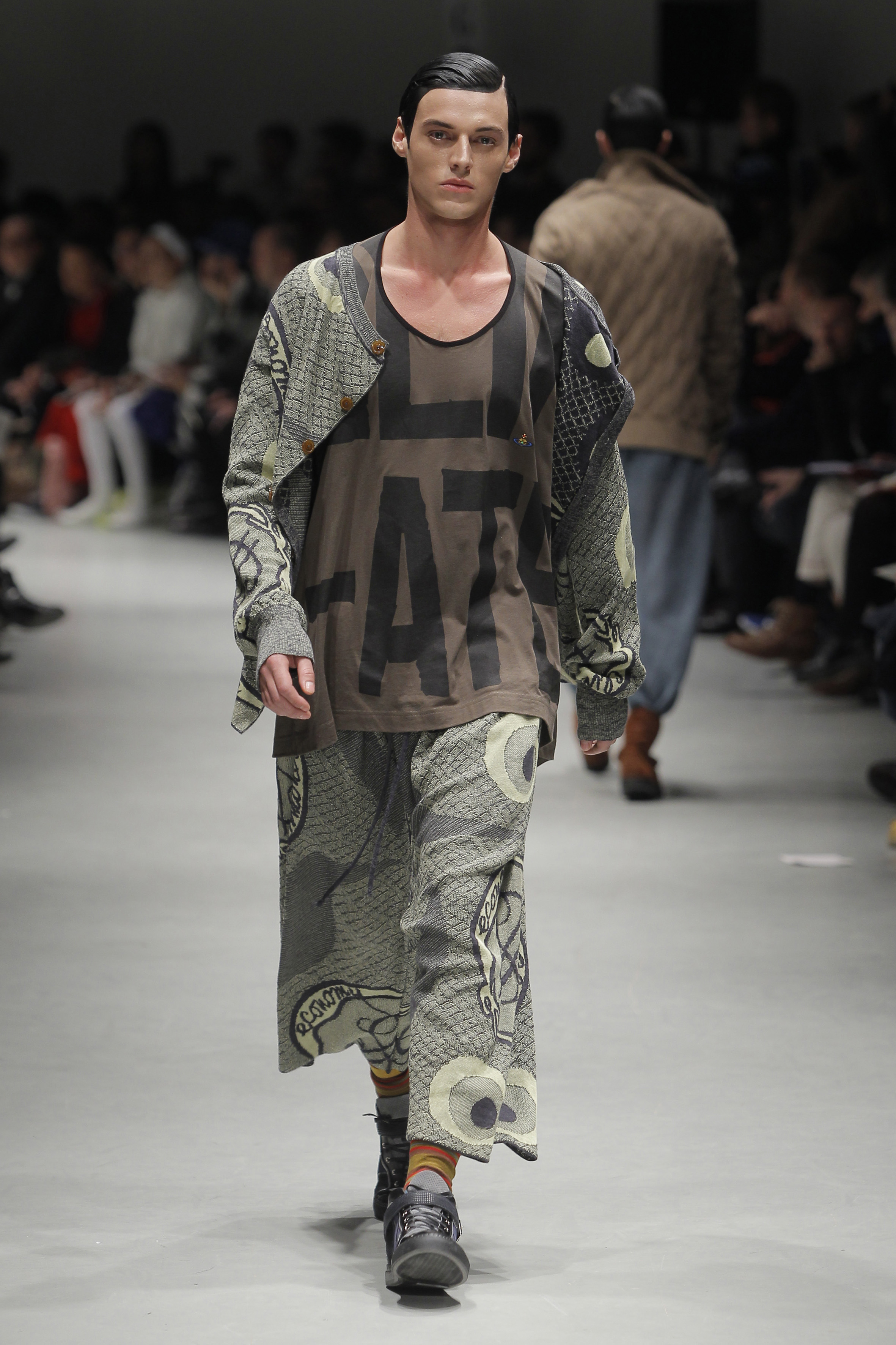 VIVIENNE WESTWOOD LAUNCHES UNISEX COLLECTION FOR AW14-15 | CRASH