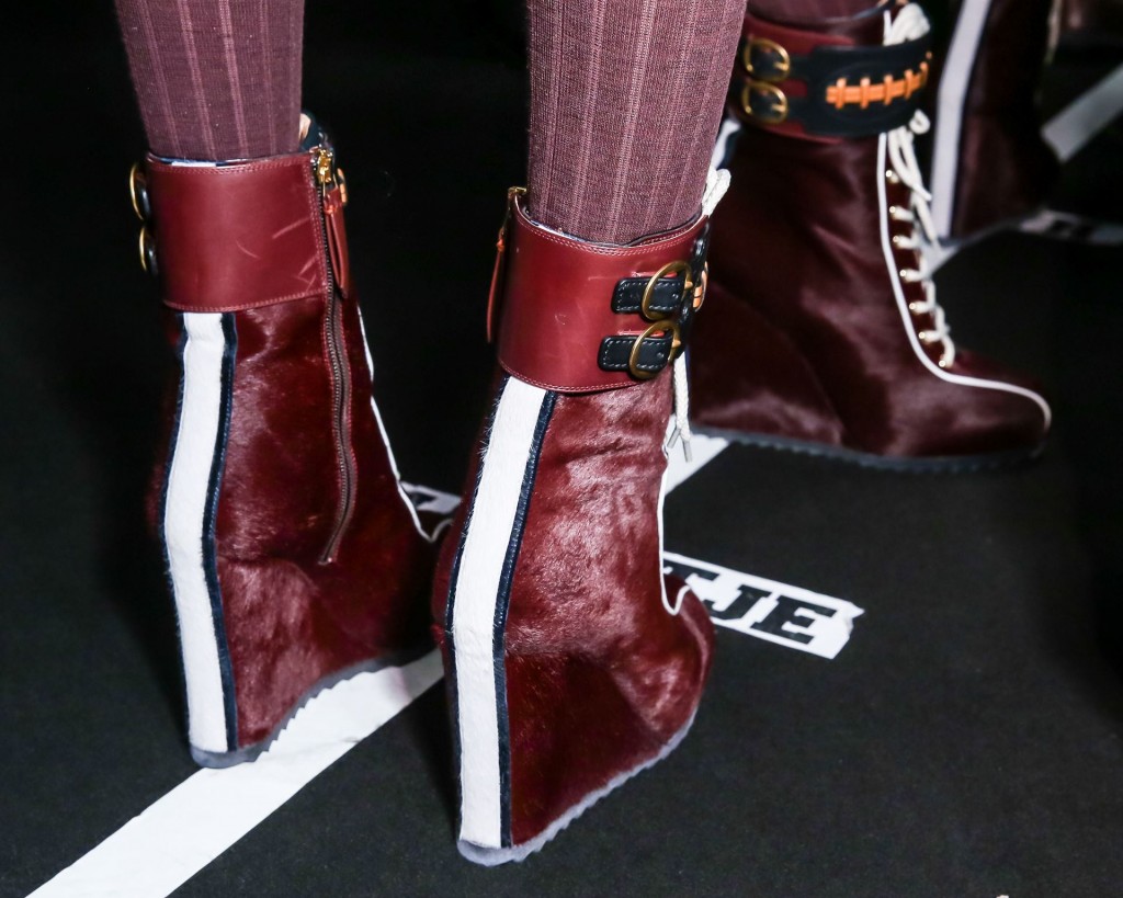 TOMMY HILFIGER FALL-WINTER 2015 backstage fashion show NYFW nex york fashion week model models photography FW15 AW15 autumn winter RTW 2015 shoe shoes accessory accessories