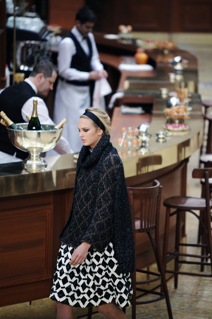 CHANEL FALL-WINTER 2015 PARIS BACKSTAGE COVERAGE BY ELISE TOIDE CRASH MAGAZINE 