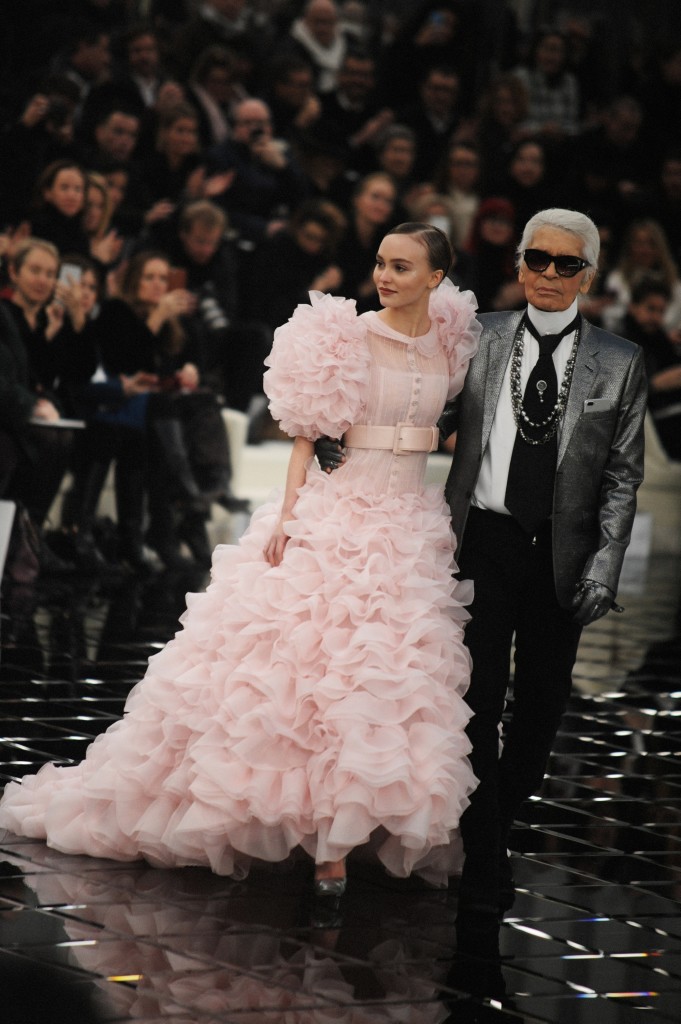 Chanel Spring Summer 2017 Haute Couture's collection in Paris - Crash Magazine