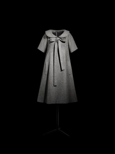 Bonne Conduite dress in granite gray wool, haute couture Spring-Summer 1958, Trapeze line. Photo by Laziz Hamani