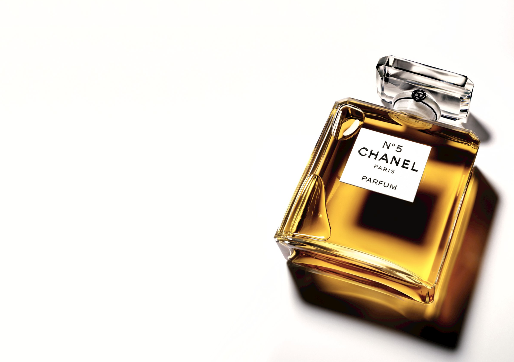 Perfume 'Chanel N°5' cumple 100 años: lo usó Marilyn Monroe