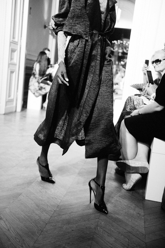 YiqingYin Haute Couture Fall-Winter 2015 fashion show by Elise Toidé
