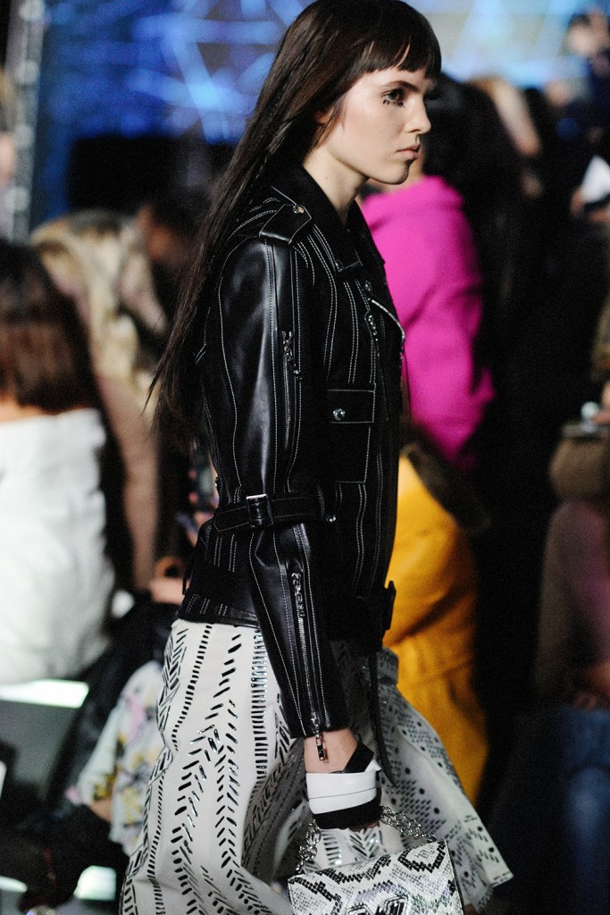 Louis VuittonSS16 runway show Paris Fashion Week by Elise Toïdé Crash Magazine
