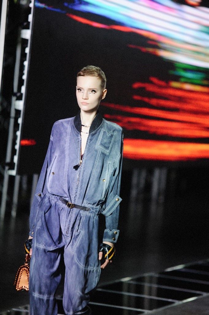Louis Vuitton SS16 runway show Paris Fashion Week by Elise Toïdé Crash Magazine