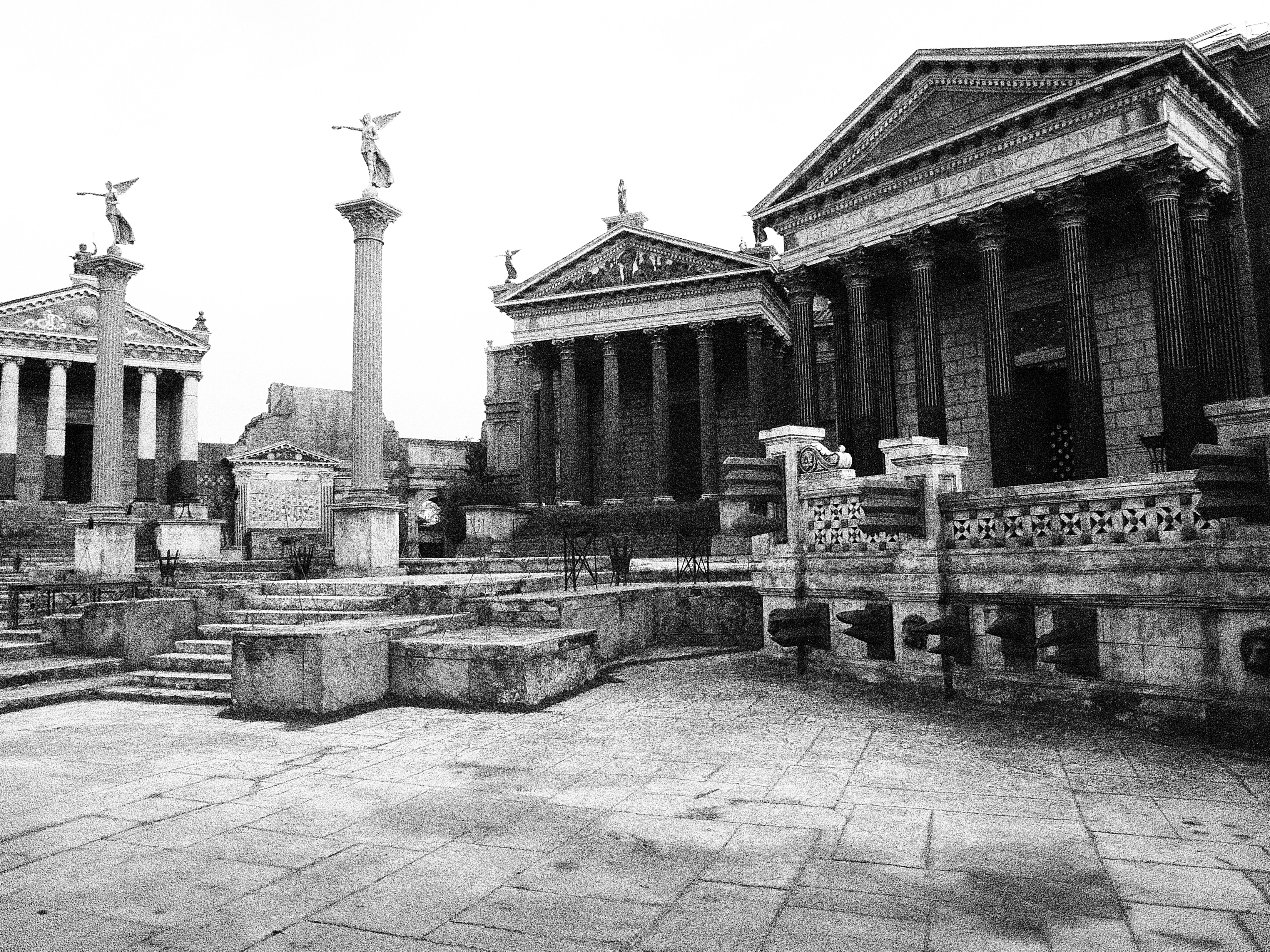 CHANEL « PARIS IN ROME », A VIEW OF THE CINECITTÀ STUDIOS