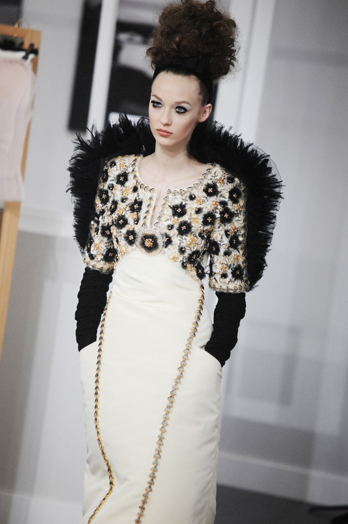 Chanel Haute Couture Fall-Winter 2016 Paris Fashion Week Crash Magazine Les Ateliers de Chanel Elise Toïdé