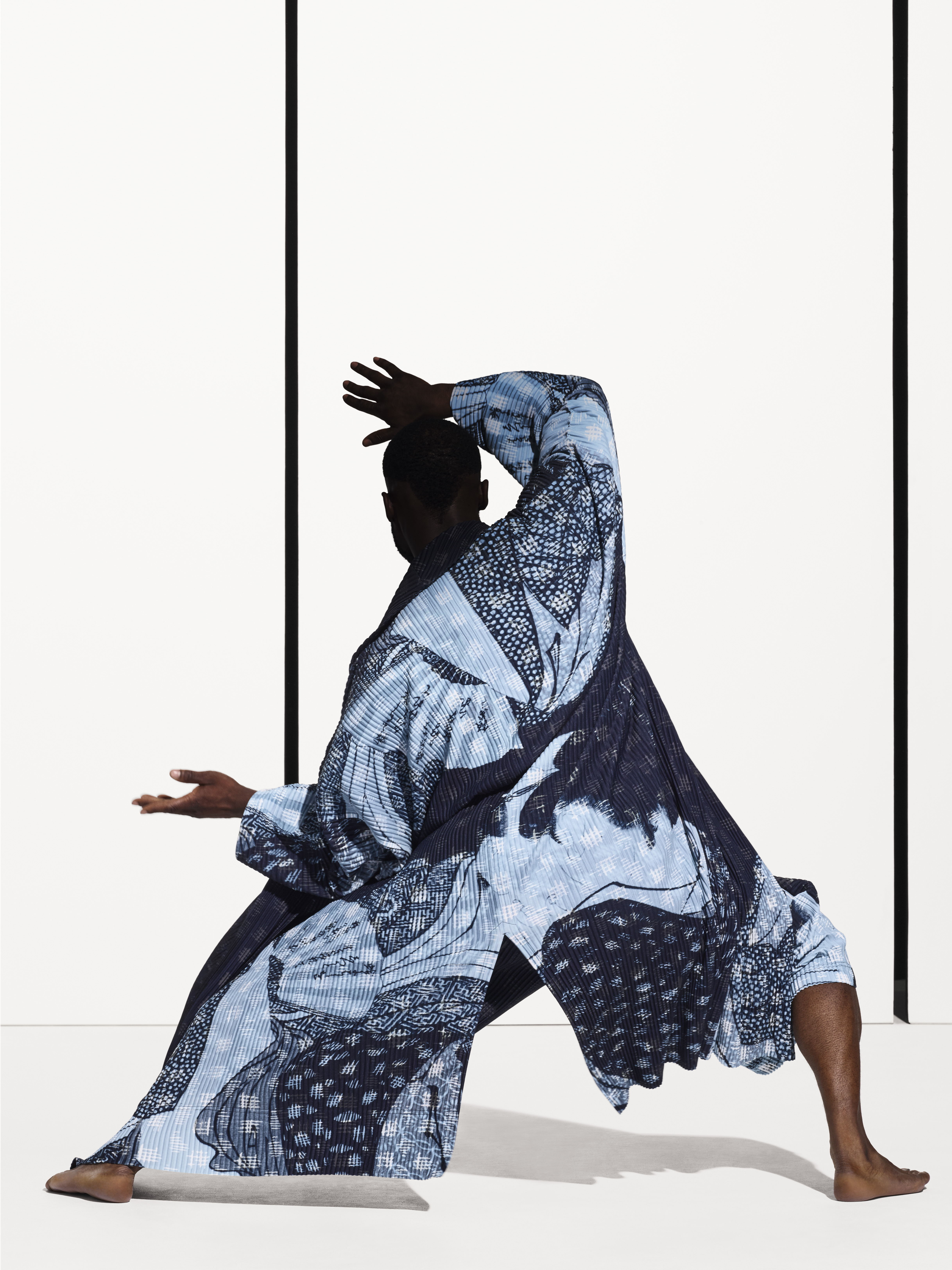 HOMME PLISSÉ ISSEY MIYAKE LAUNCHES SPRING SERIES  