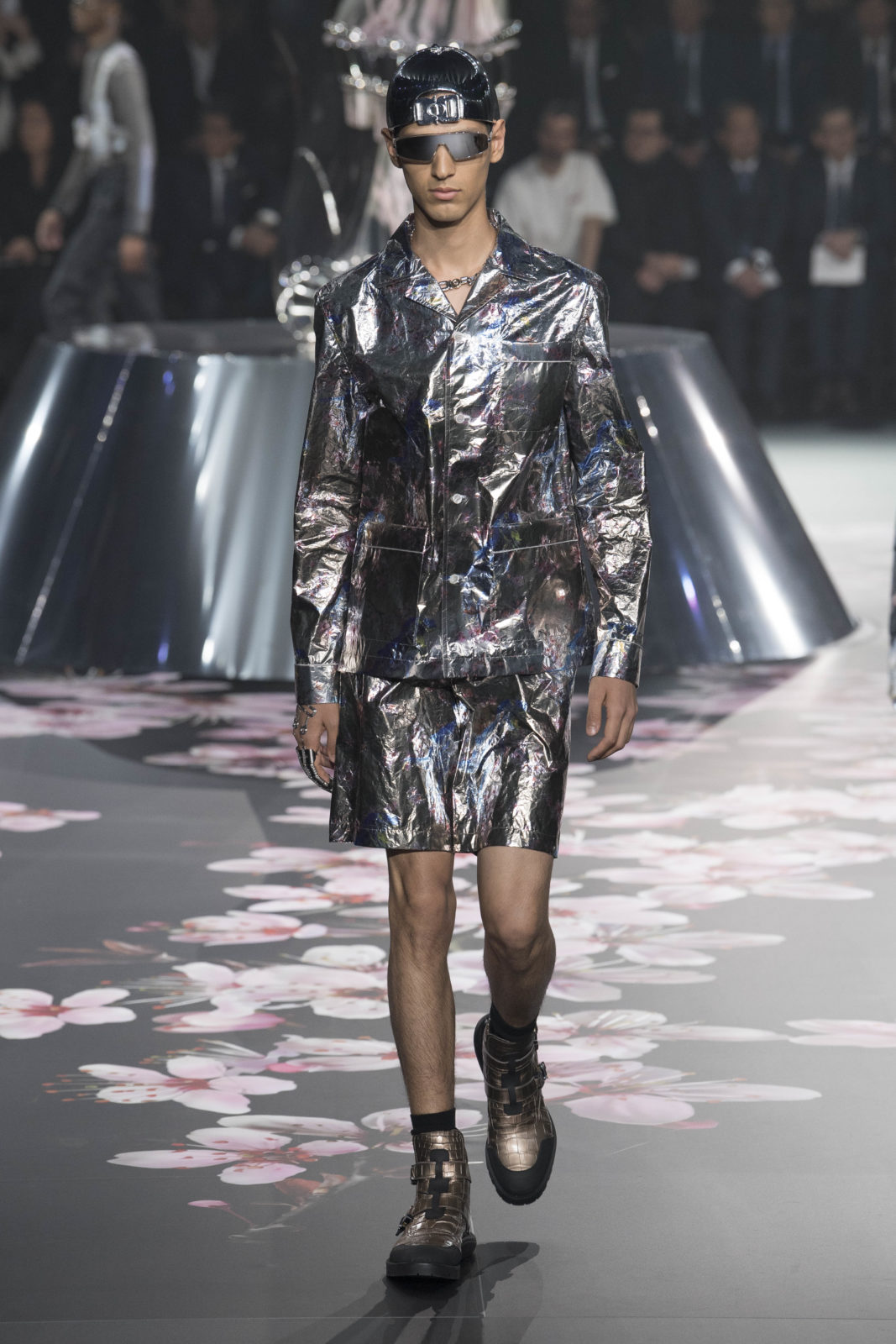 ROBOT SUITING AT DIOR PRE-FALL 2019 