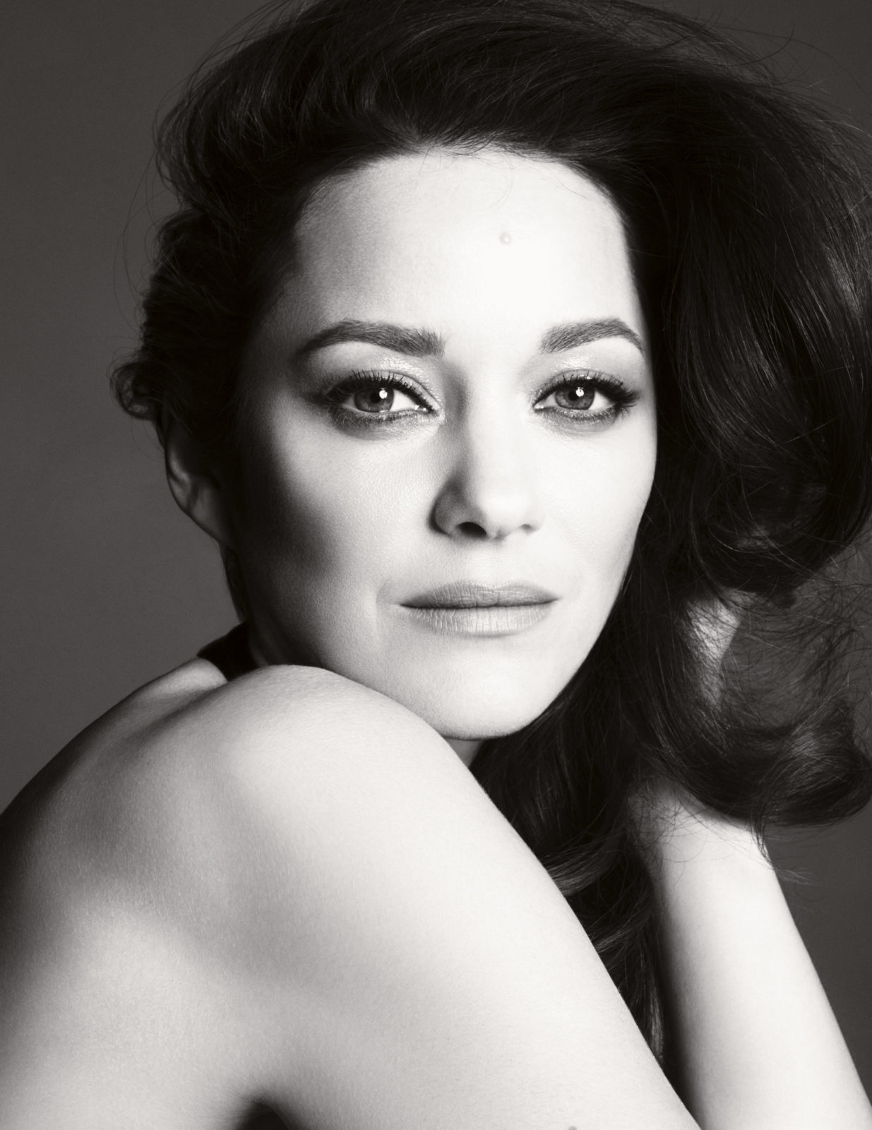 Marion Cotillard on Becoming the New Face of the Iconic Chanel No.5