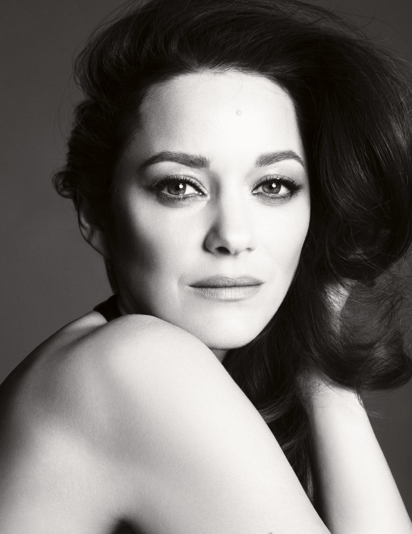 MARION COTILLARD BECOMES THE NEW FACE OF CHANEL N°5 - CRASH Magazine