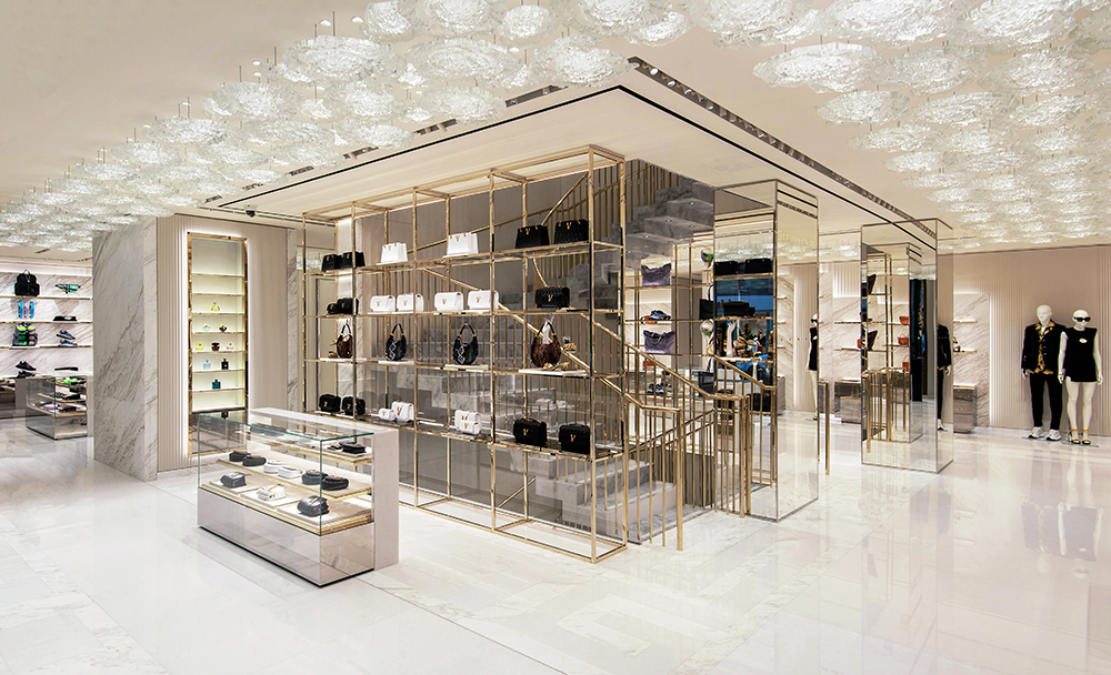 VERSACE OPENS A NEW FLAGSHIP STORE IN PARIS