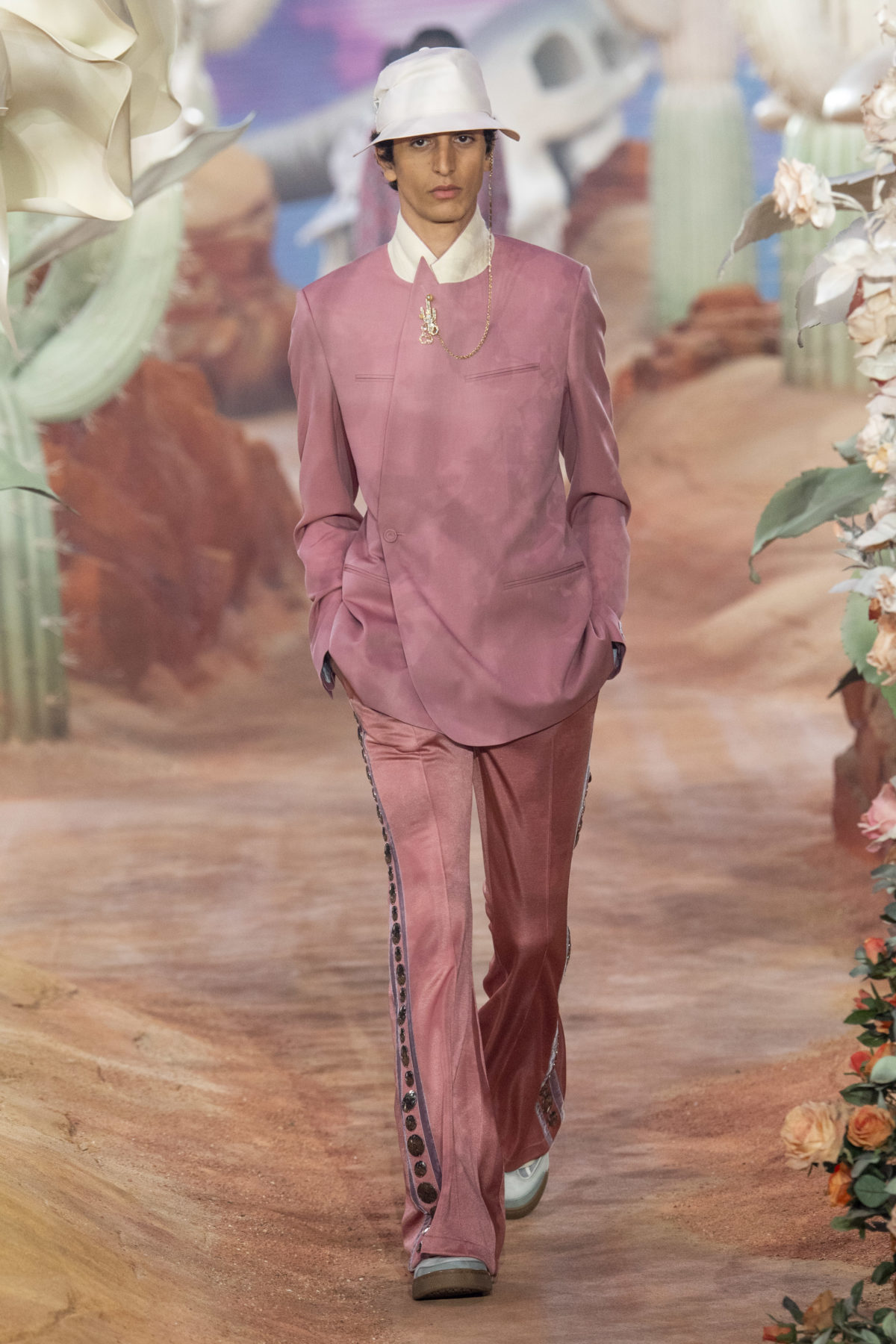 Dior Men Spring 2022 Menswear Fashion Show